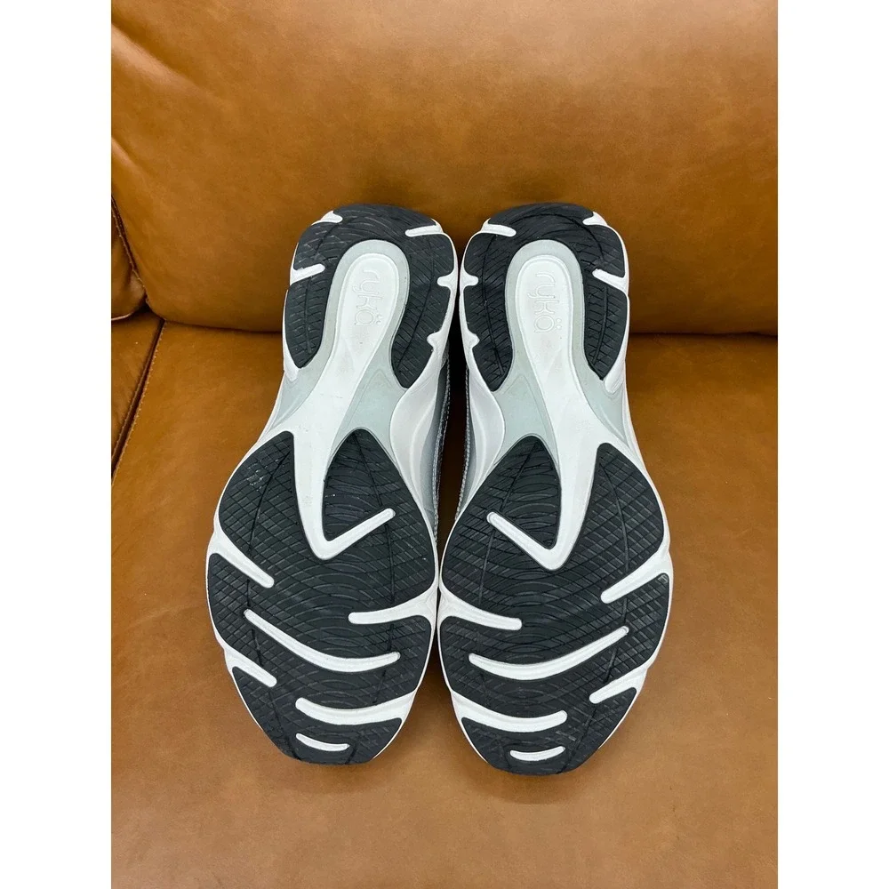 Ryka Skyrise Walking Sneaker Womens 9.5W Silver Metallic Water Repel Z1298